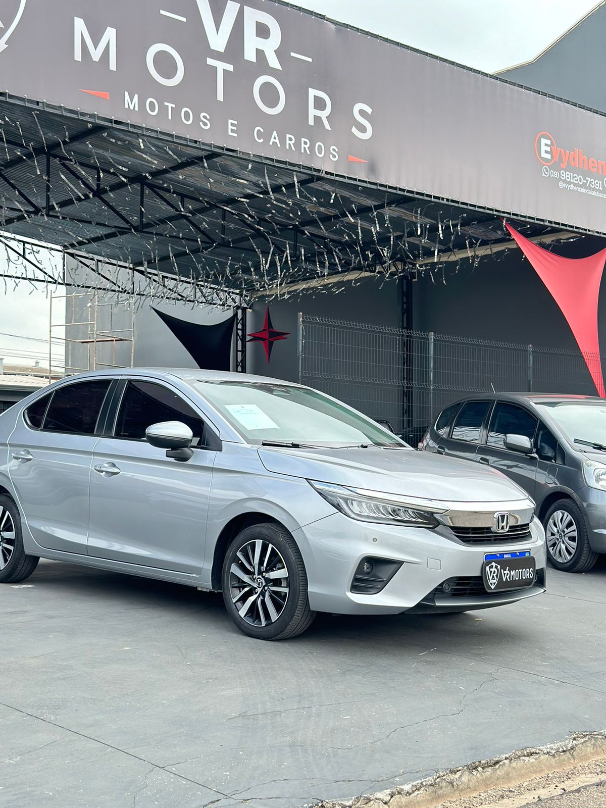 V R Motors
