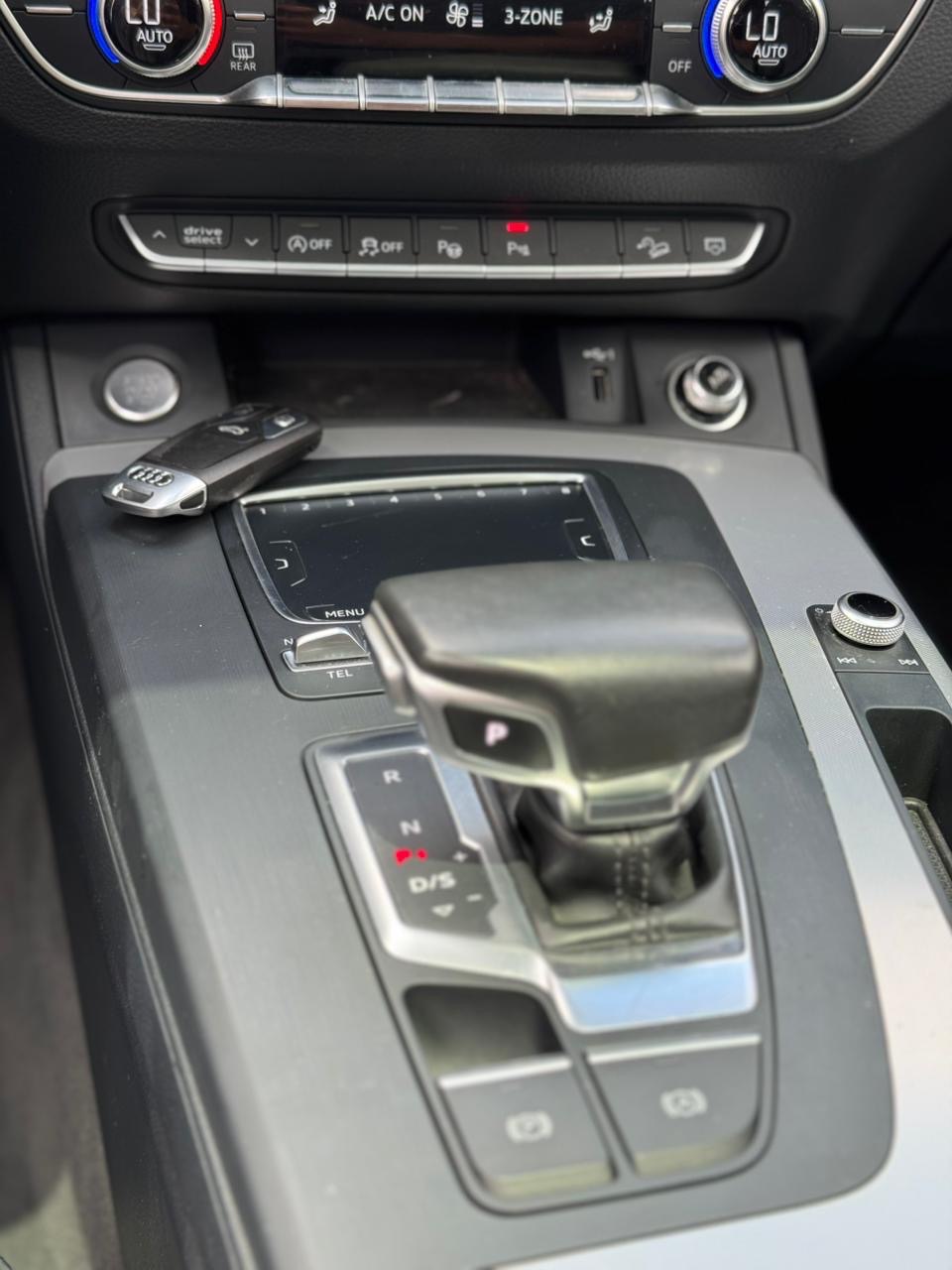 Audi Q5 Ambiente 2.0 tfsi quattro s tronic    2018