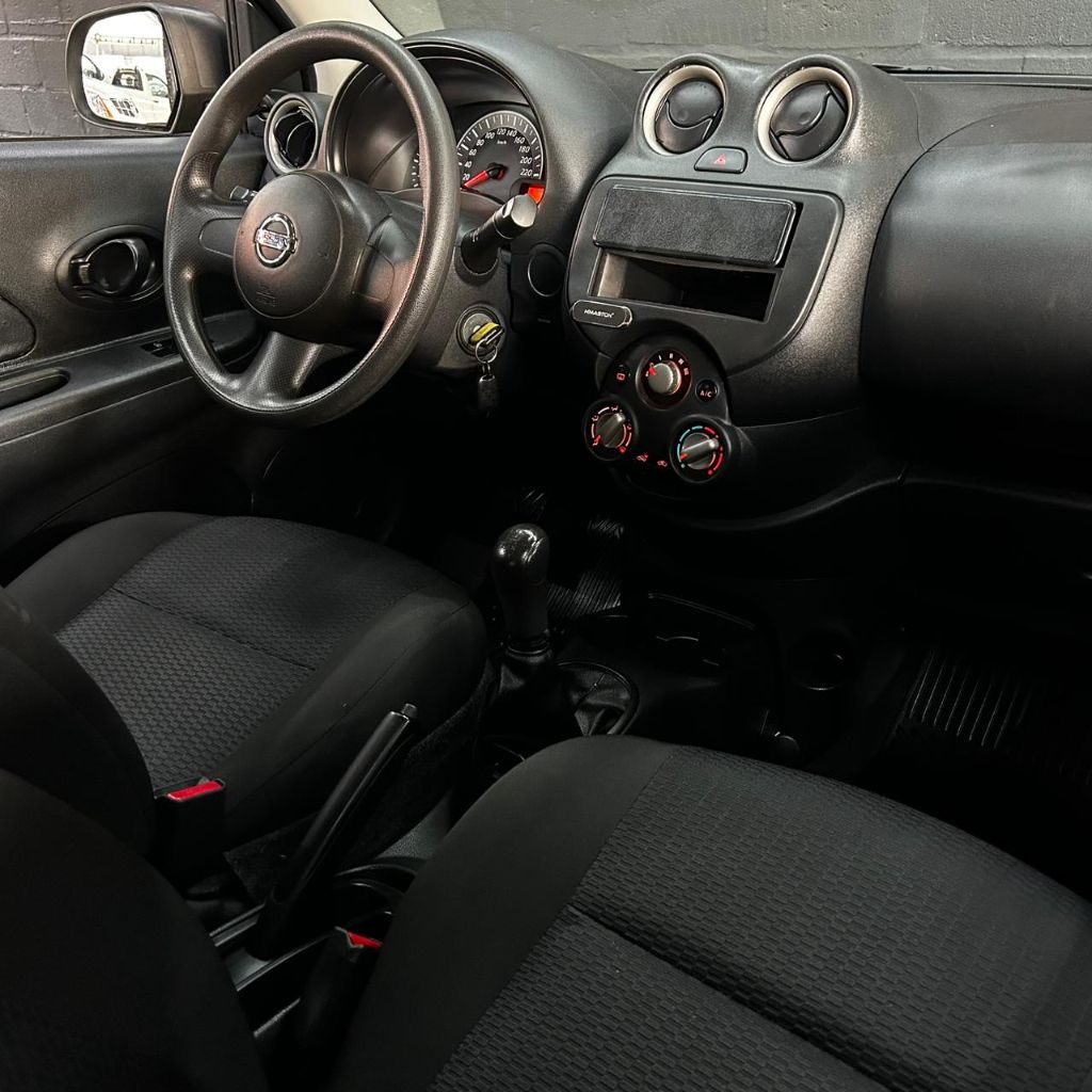 Nissan March 1.0 12v flex 5p    2015