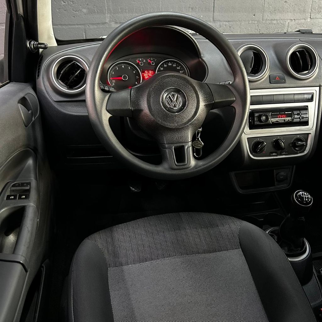 Volkswagen Voyage 1.0/1.0 city mi total flex 8v 4p    2014