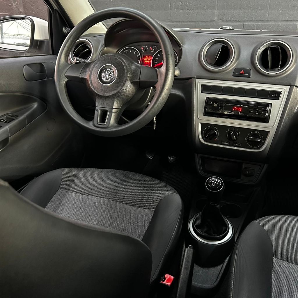 Volkswagen Voyage 1.0/1.0 city mi total flex 8v 4p    2014