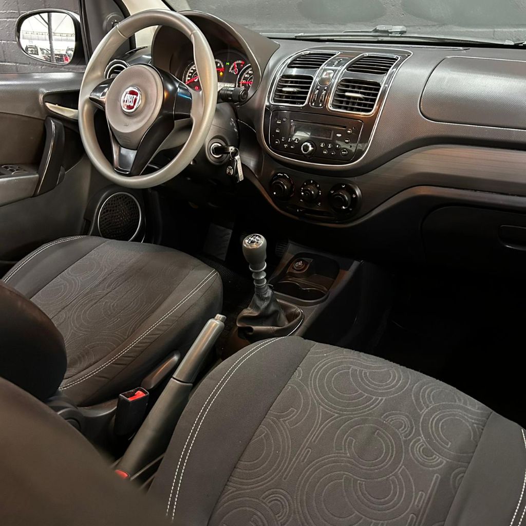 Fiat Grand Siena Siena attrac. 1.4 evo f.flex 8v    2013