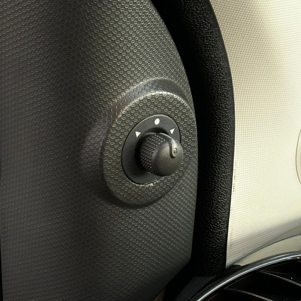 Fiat Grand Siena Siena attrac. 1.4 evo f.flex 8v    2013