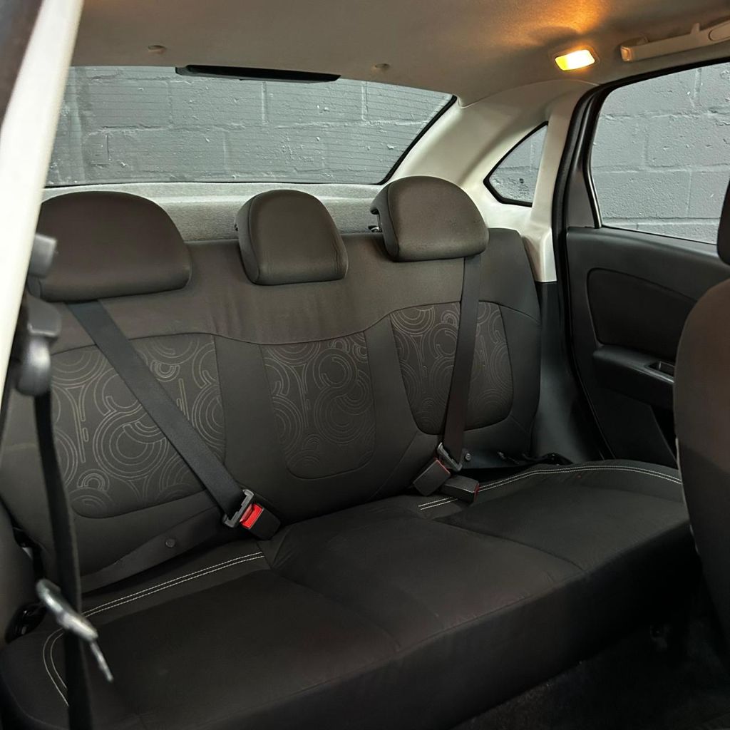 Fiat Grand Siena Siena attrac. 1.4 evo f.flex 8v    2013