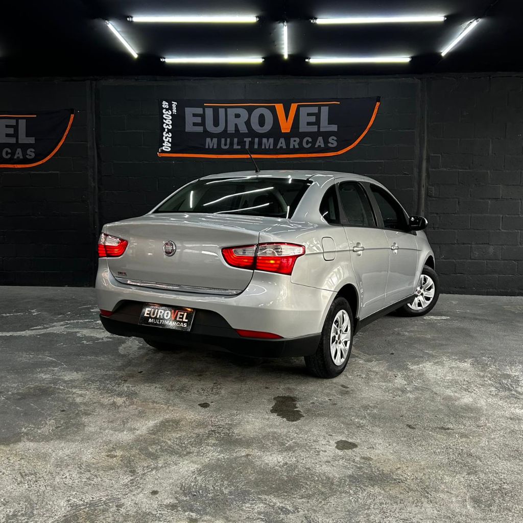 Fiat Grand Siena Siena attrac. 1.4 evo f.flex 8v    2013