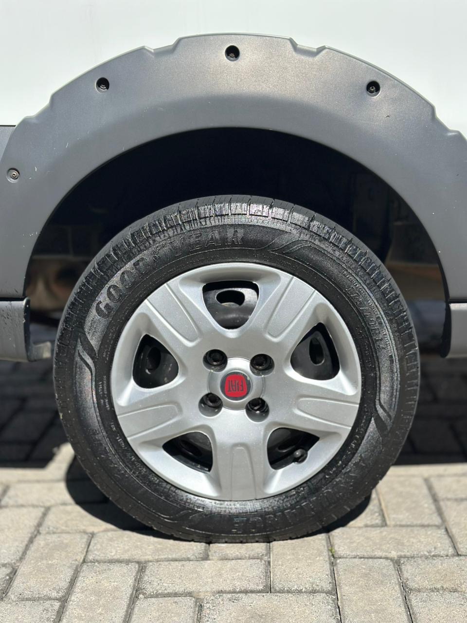 Fiat Strada Working 1.4 mpi fire flex 8v cd    2013