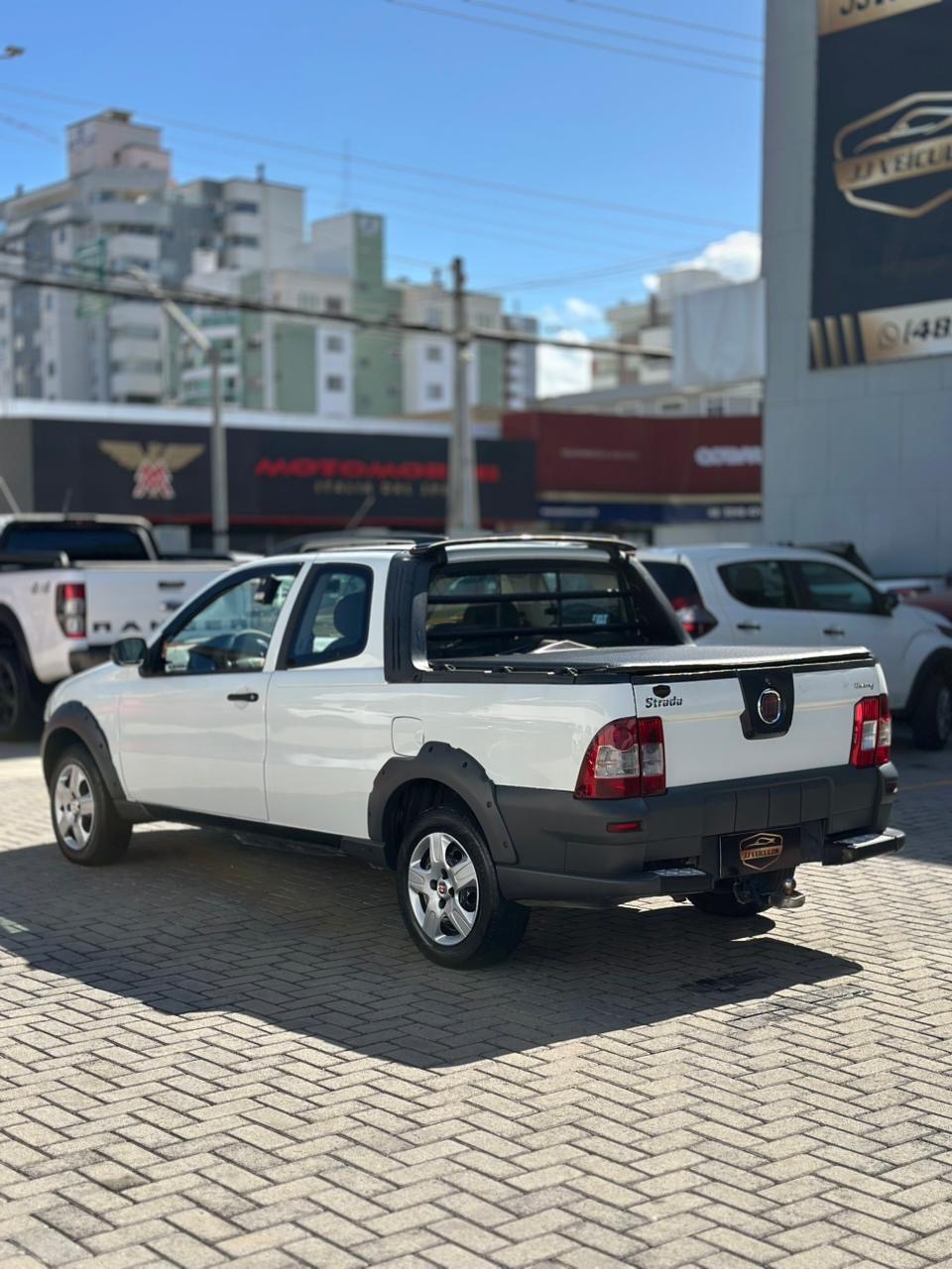 Fiat Strada Working 1.4 mpi fire flex 8v cd    2013