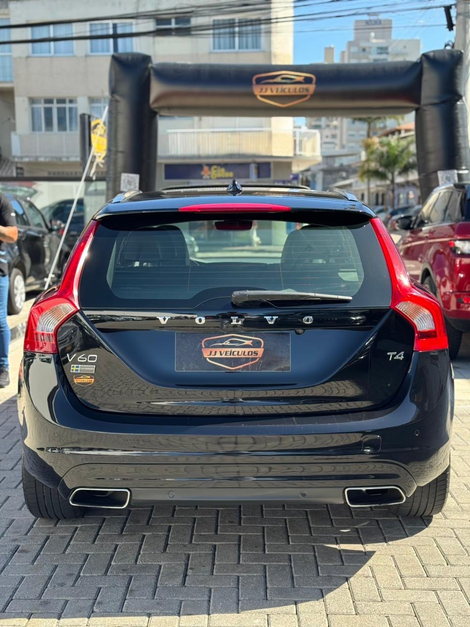 Volvo V60 T-4 momentum 2.0 190cv 5p    2017
