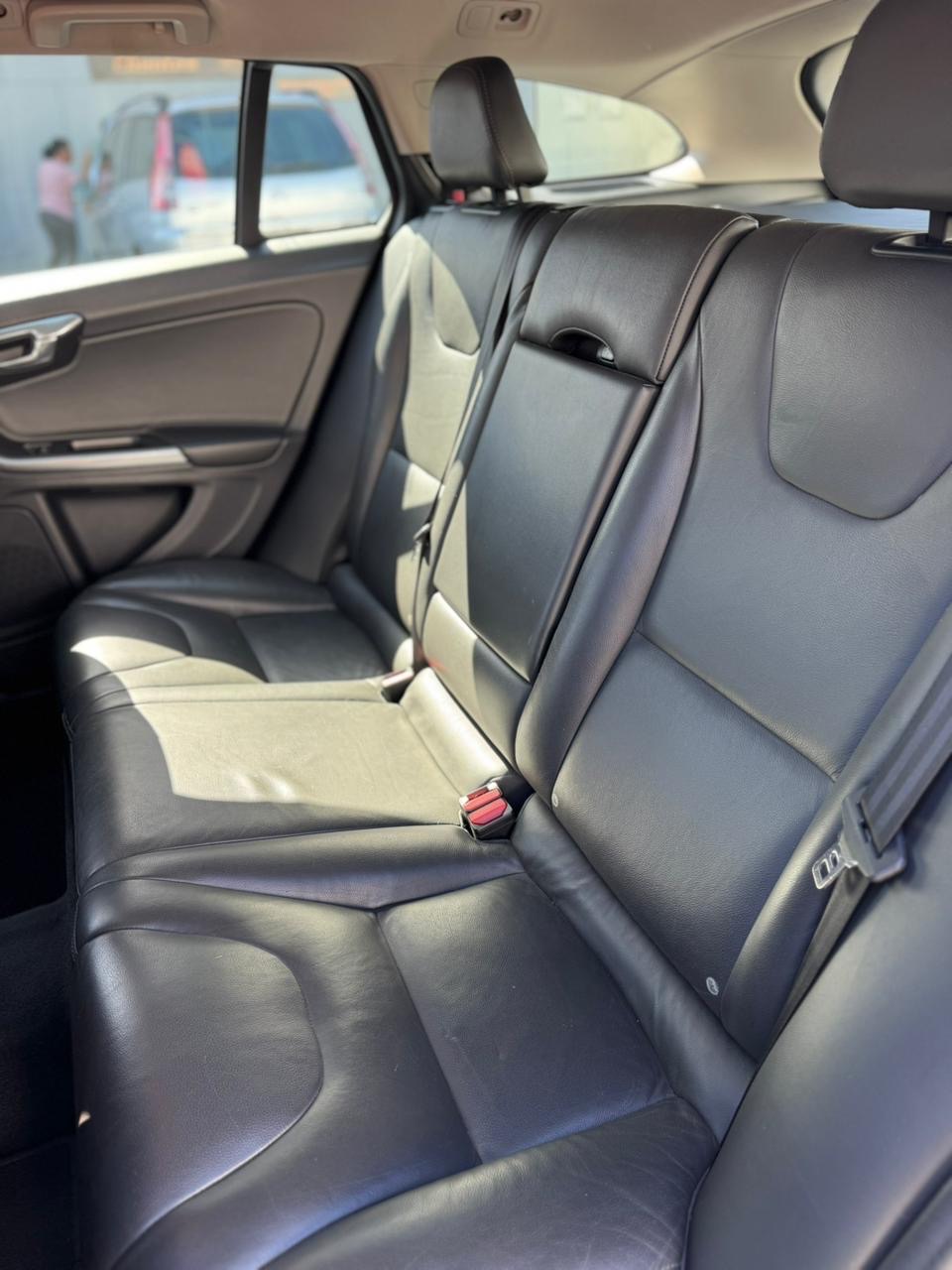 Volvo V60 T-4 momentum 2.0 190cv 5p    2017