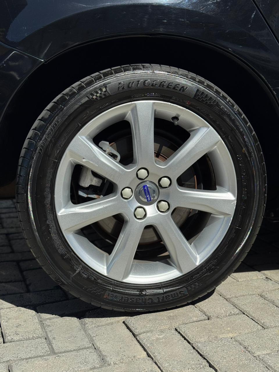 Volvo V60 T-4 momentum 2.0 190cv 5p    2017