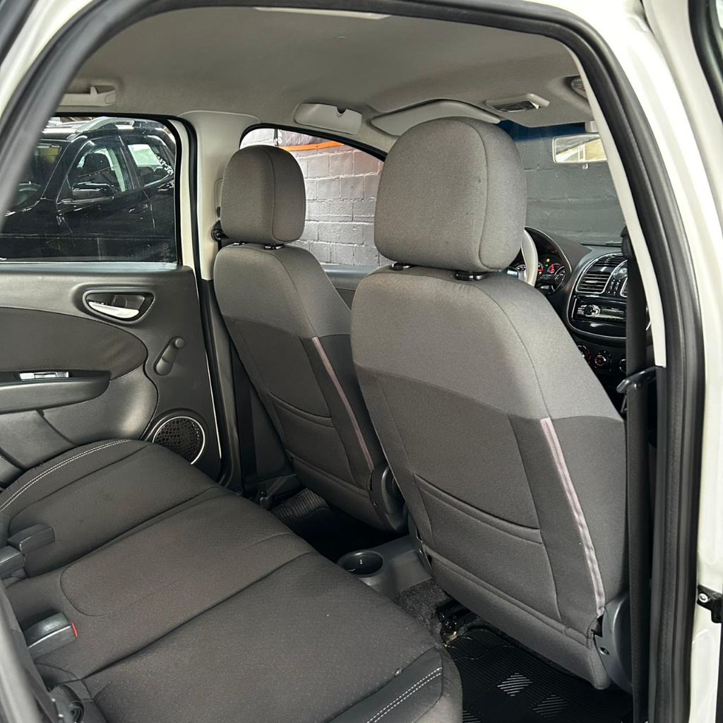 Fiat Grand Siena Siena attrac. 1.4 evo f.flex 8v    2015