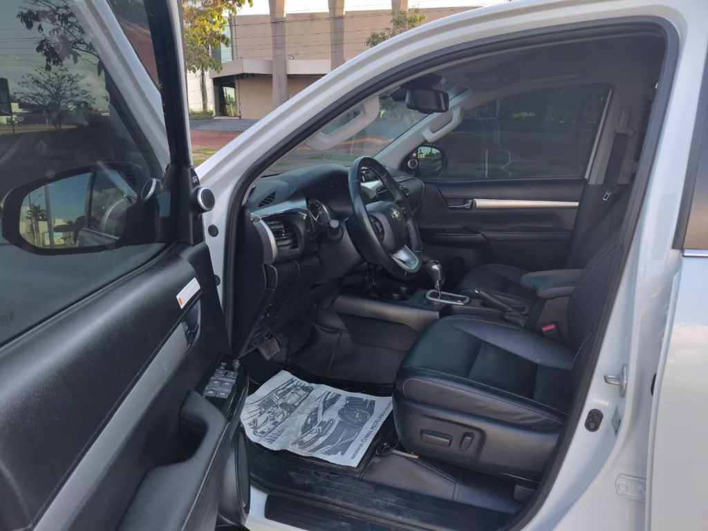 Hilux CD SRX 4x4 2.8 TDI 16V Diesel Aut. — foto 2