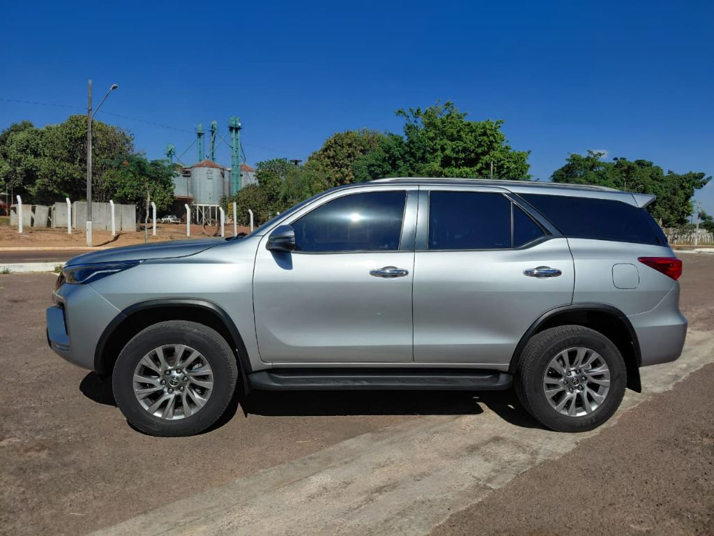 Hilux SW4 SRV 4x2 2.7 Flex 16V Aut. — foto 3