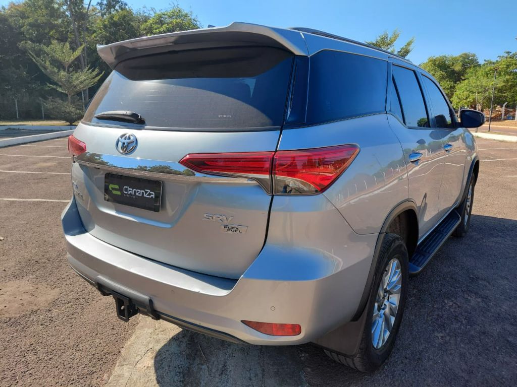 Hilux SW4 SRV 4x2 2.7 Flex 16V Aut. — foto 6