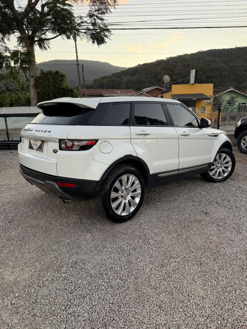 Range R.EVOQUE Prestige 2.0 Aut. 5p — foto 3
