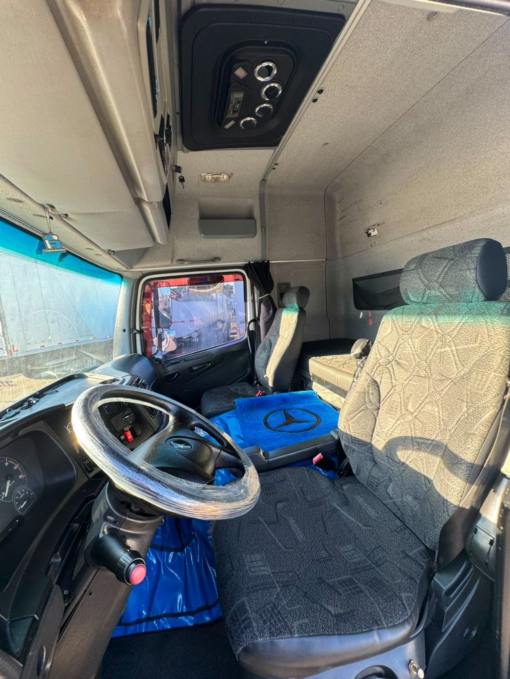 Atego 2430 6x2 2p (diesel)(E5) — foto 19