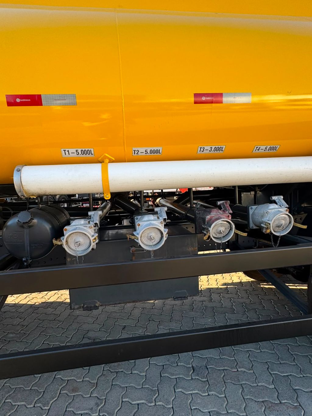 Atego 2430 6x2 2p (diesel)(E5) — foto 10