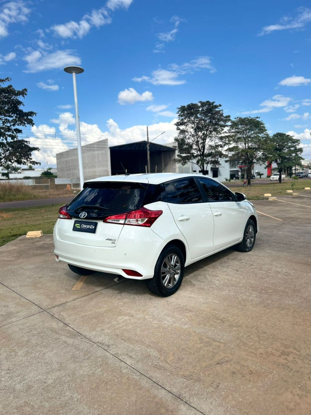 YARIS XL Plus Con. 1.5 Flex 16V 5p Aut. — foto 16