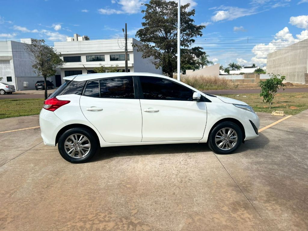 YARIS XL Plus Con. 1.5 Flex 16V 5p Aut. — foto 11