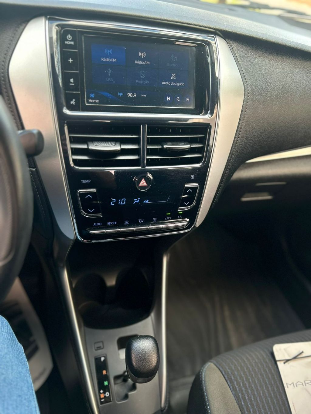 YARIS XL Plus Con. 1.5 Flex 16V 5p Aut. — foto 8