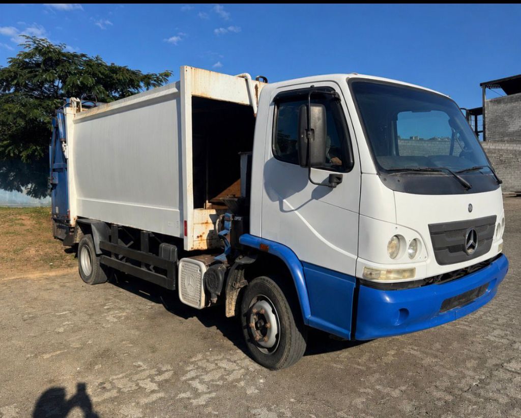 MERCEDES-BENZ Accelo 815 2p (diesel) (E5)