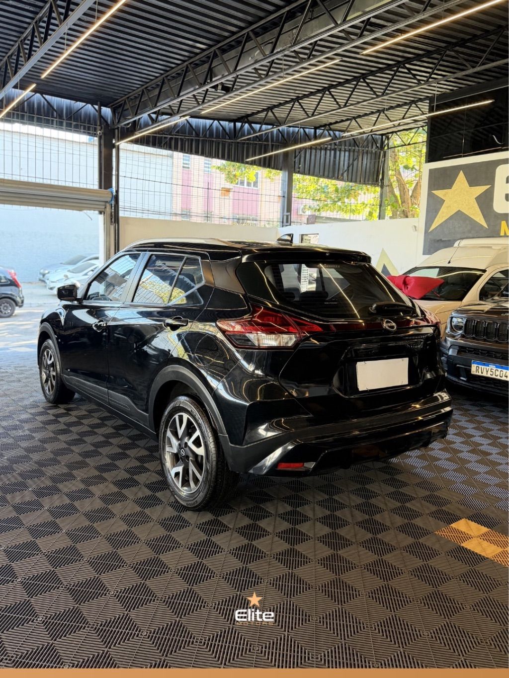 KICKS Sense 1.6 16V Flex Aut. — foto 4
