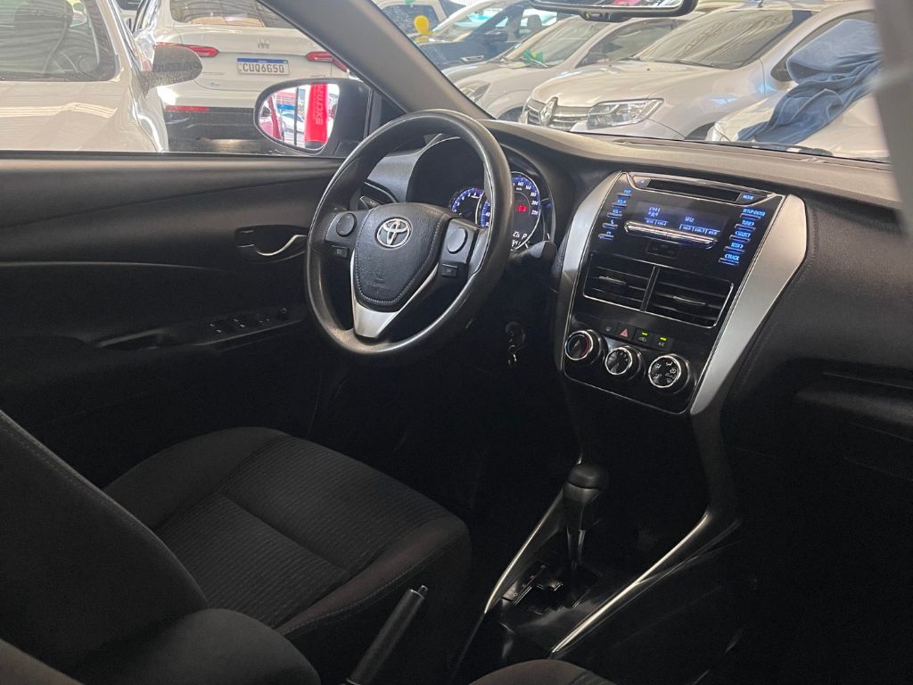 YARIS XL Sedan 1.5 Flex 16V 4p Aut. — foto 2