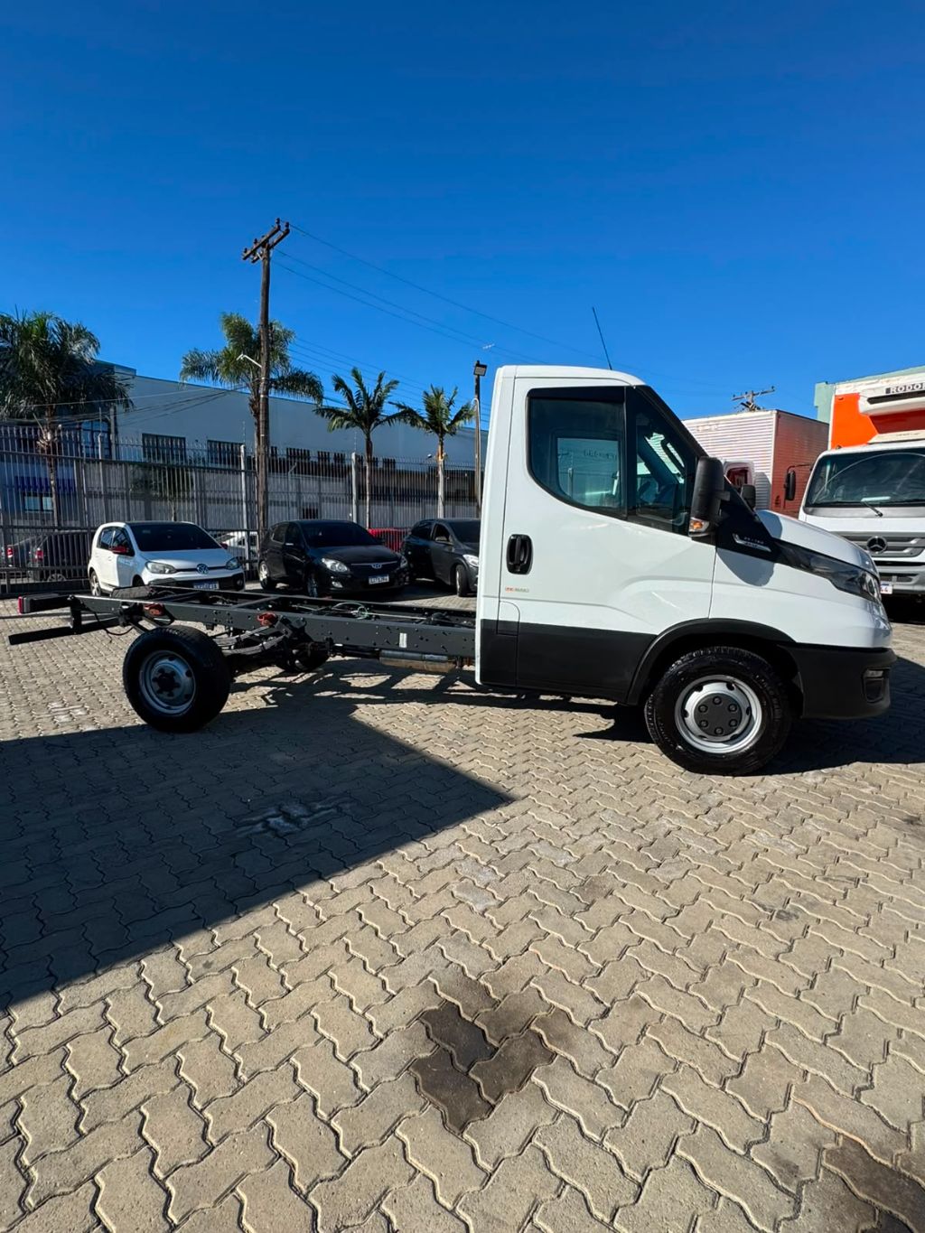 IVECO DAILY CHASSI 35-160 4X2  — foto 4