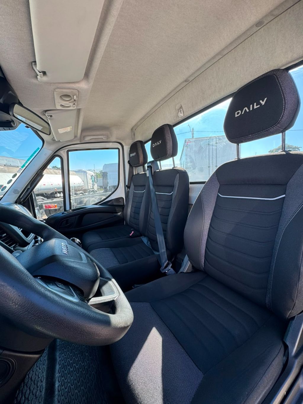 IVECO DAILY CHASSI 35-160 4X2  — foto 16