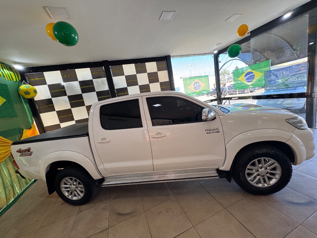 Hilux CD SRV D4-D 4x4 3.0 TDI Diesel Aut — foto 8