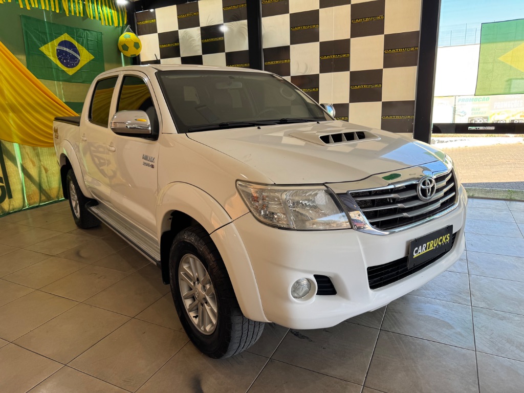 Hilux CD SRV D4-D 4x4 3.0 TDI Diesel Aut — foto 1