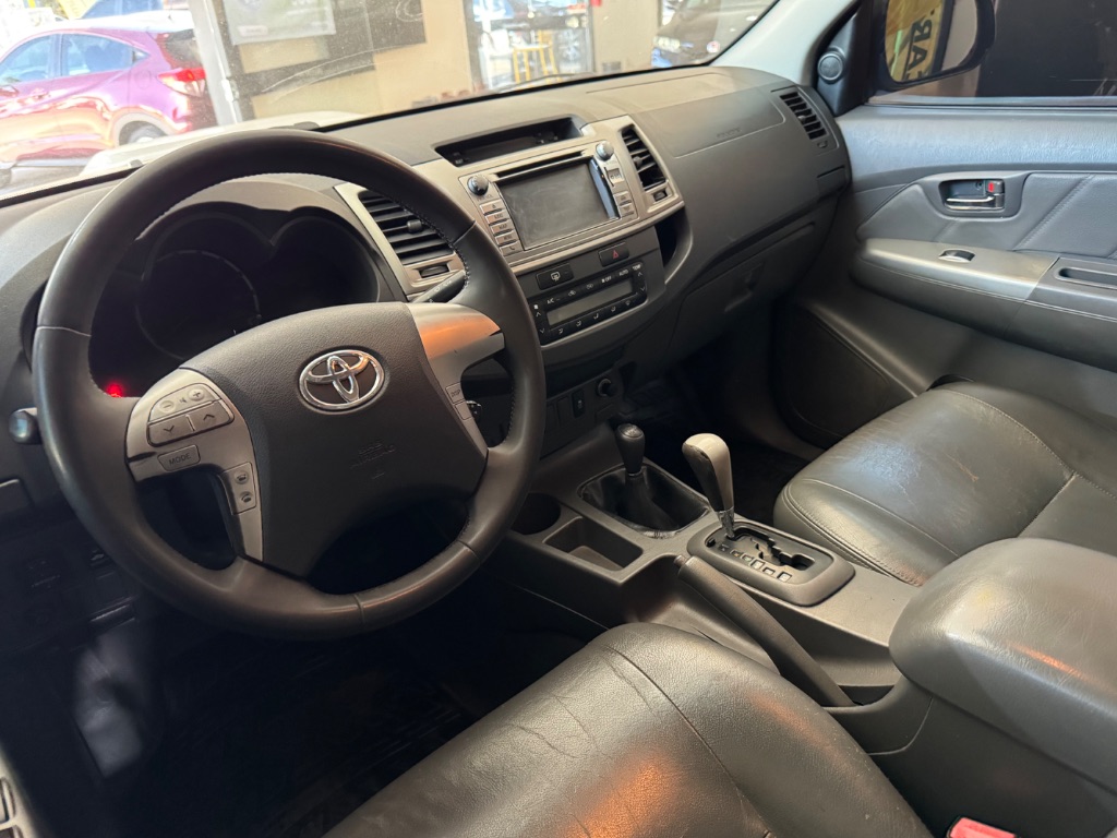 Hilux CD SRV D4-D 4x4 3.0 TDI Diesel Aut — foto 9