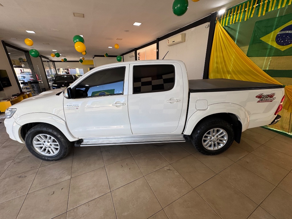 Hilux CD SRV D4-D 4x4 3.0 TDI Diesel Aut — foto 4