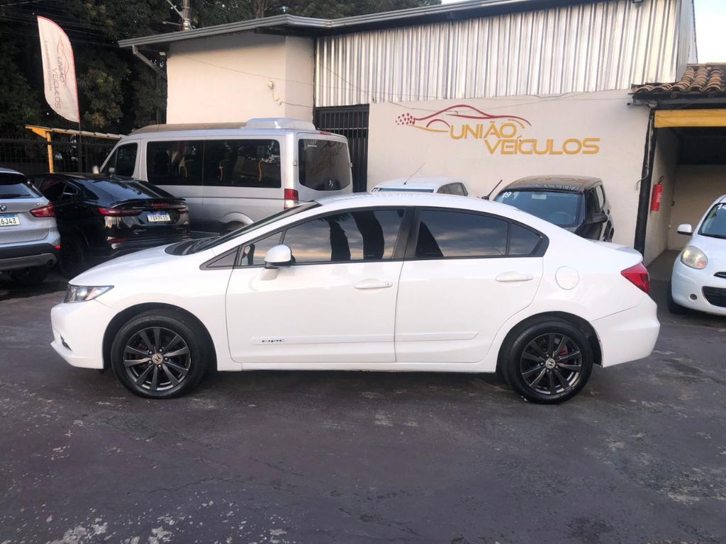 Civic Sedan LXS 1.8/1.8 Flex 16V Aut. 4p — foto 4