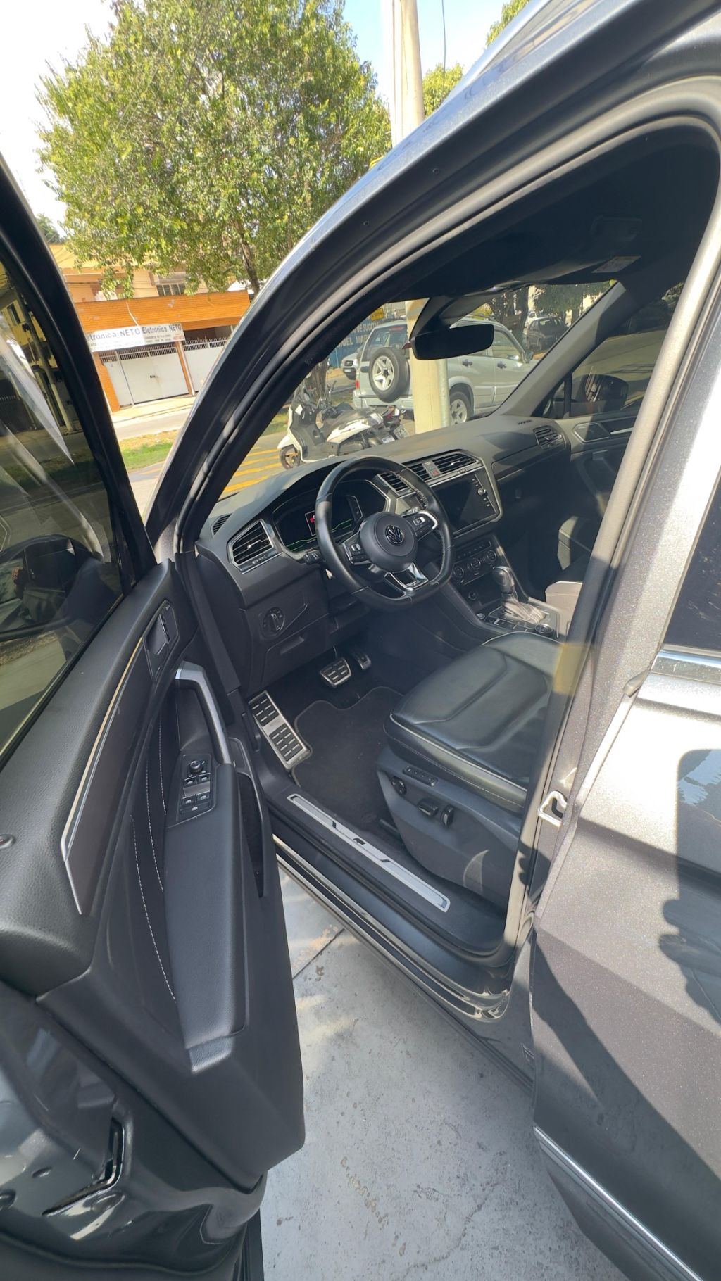 VW TIGUAN ALLSPAC R-LINE — foto 13