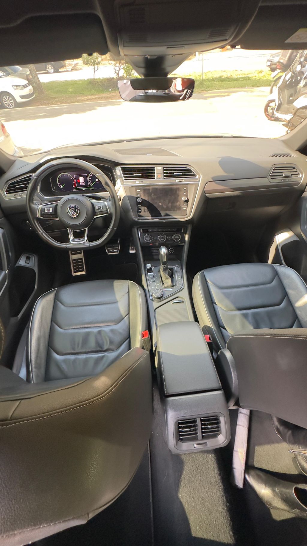 VW TIGUAN ALLSPAC R-LINE — foto 12