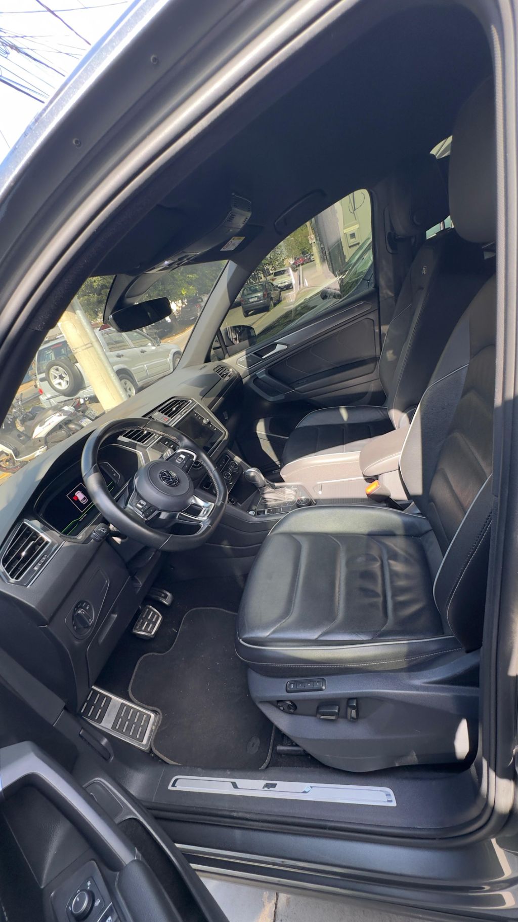 VW TIGUAN ALLSPAC R-LINE — foto 11