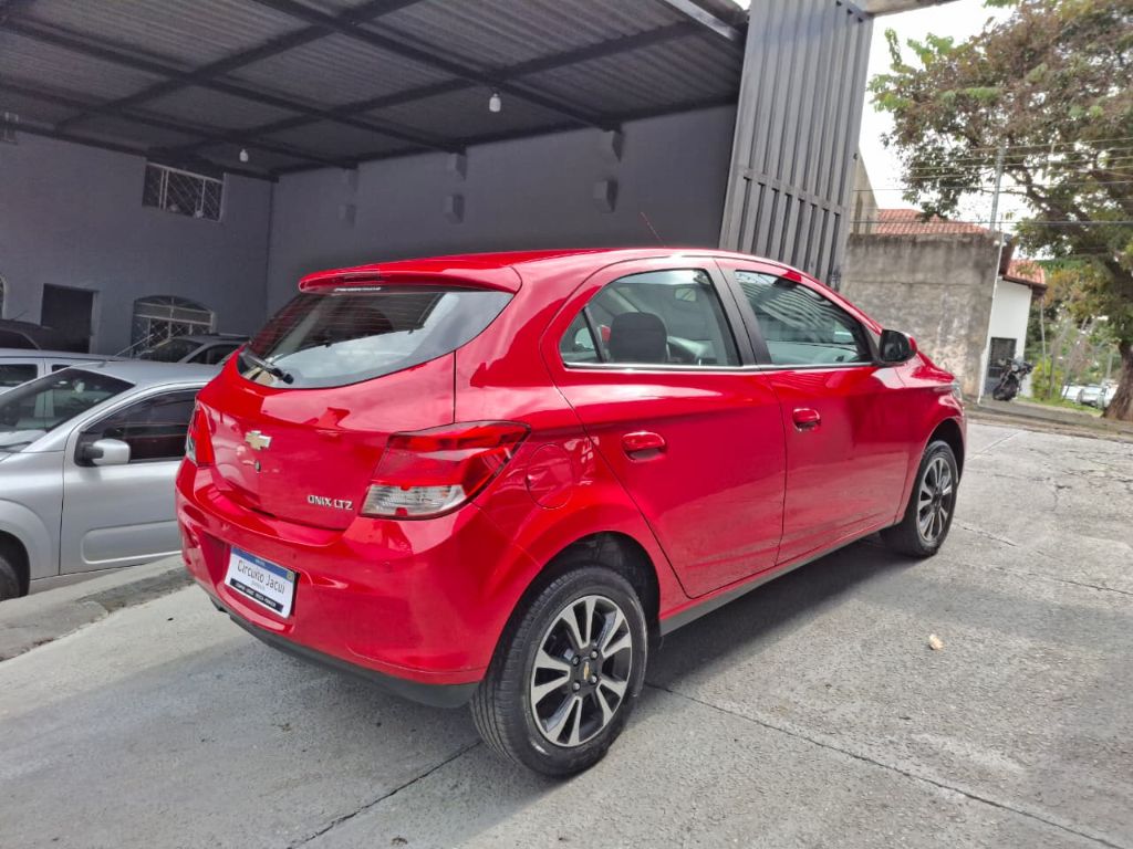 ONIX HATCH LTZ 1.4 8V Aut. — foto 14