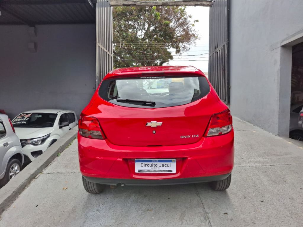 ONIX HATCH LTZ 1.4 8V Aut. — foto 11