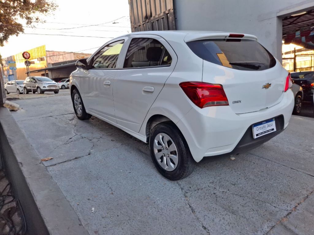 ONIX HATCH LT 1.0 8V FlexPower Mec. — foto 16