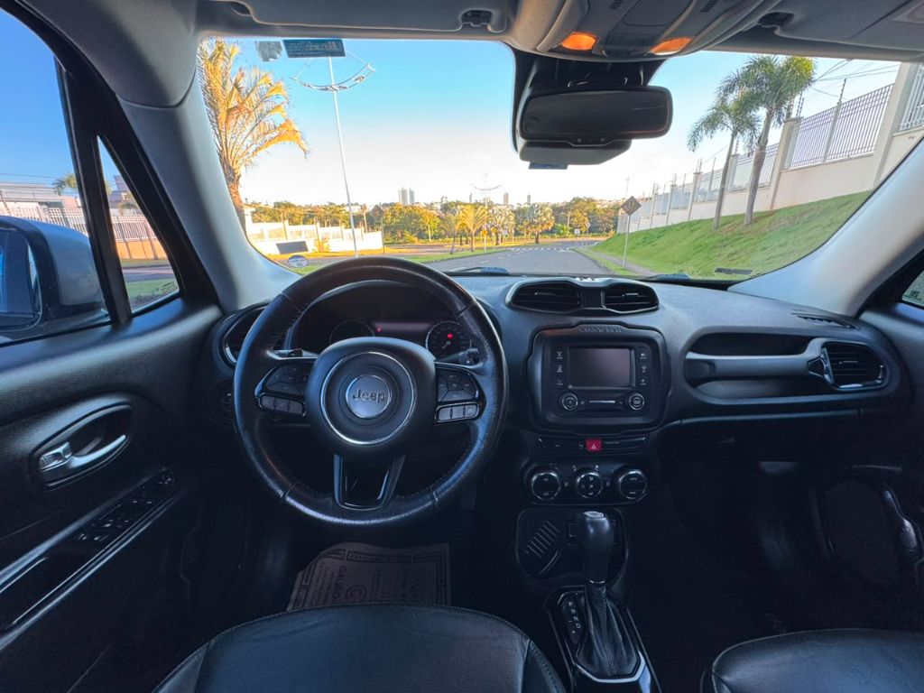 Renegade Limited 1.8 4x2 Flex 16V Aut. — foto 8