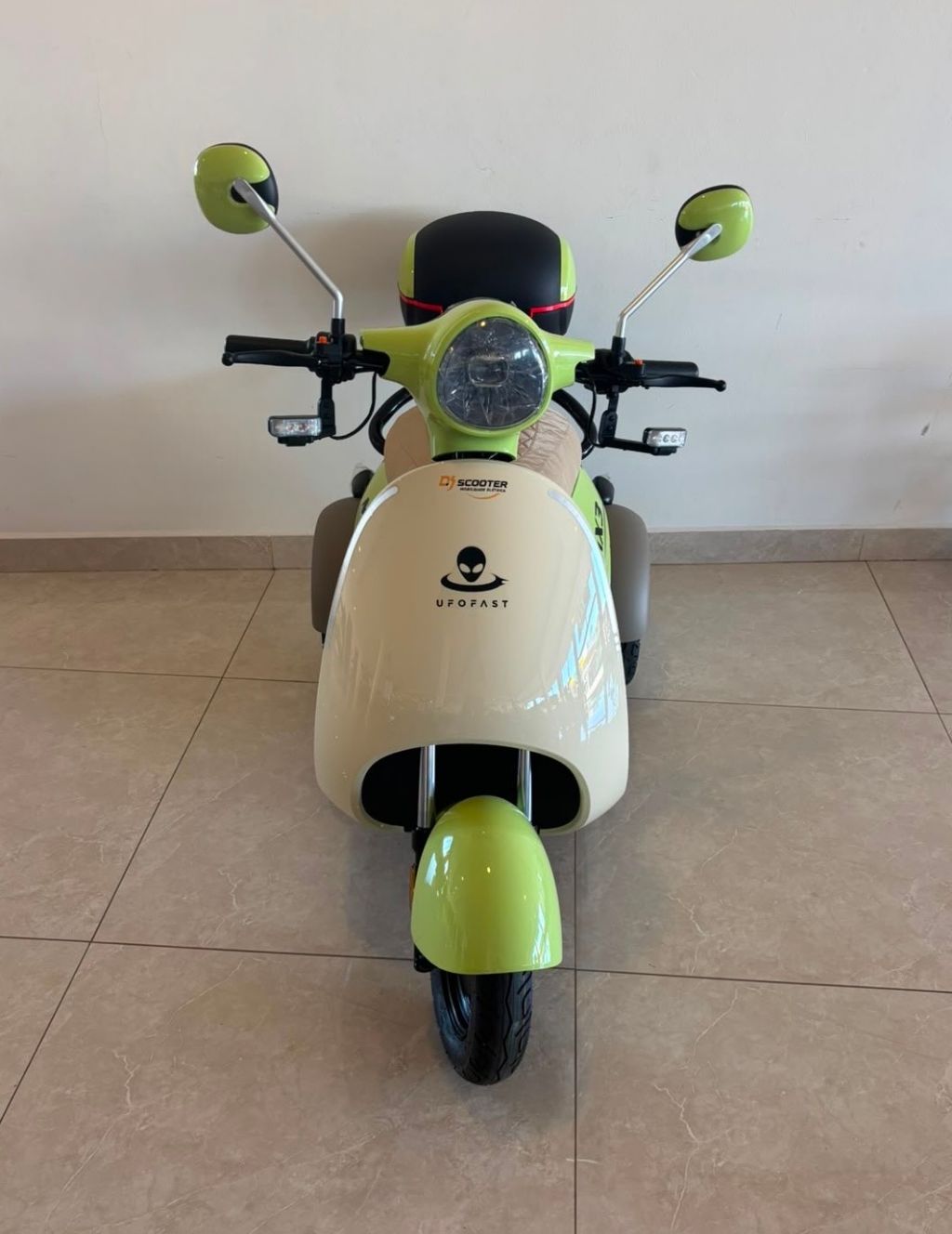 Triciclo UFO-MX3 Auto propelido elétrico com motor 1000WATTS  — foto 2