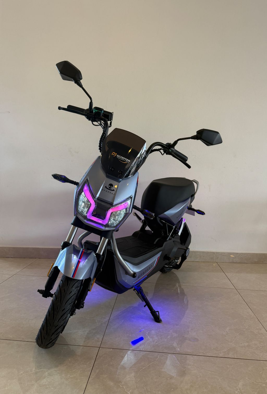 ZY01 / AUTOPROPELIDO ELÉTRICO EQUIPADO COM MOTOR ELÉTRICO DE 1000W, VELOCIDADE MAX.32KM. — foto 2