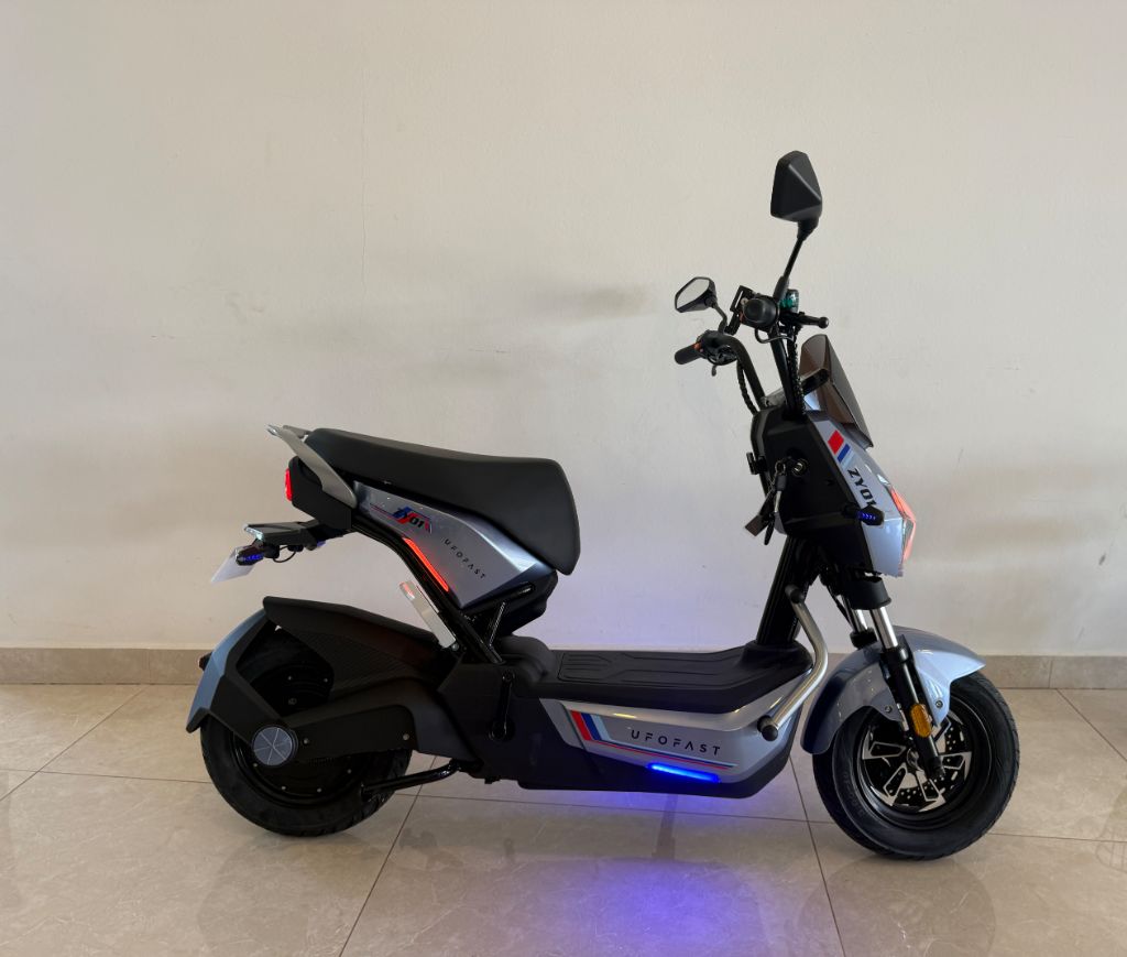 ZY01 / AUTOPROPELIDO ELÉTRICO EQUIPADO COM MOTOR ELÉTRICO DE 1000W, VELOCIDADE MAX.32KM. — foto 4