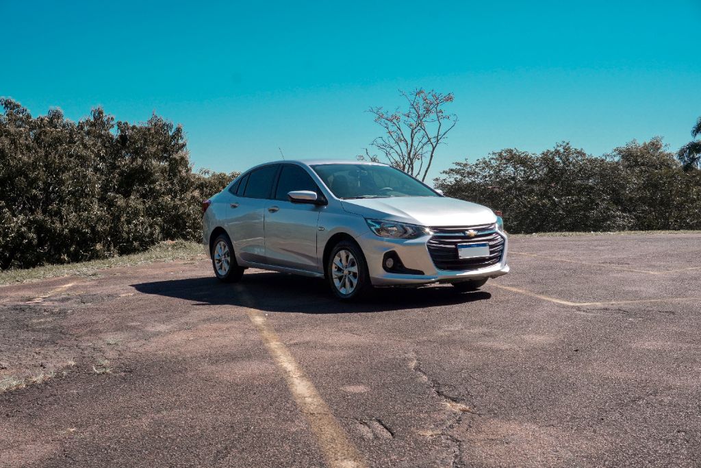 ONIX SEDAN Plus LTZ 1.0 12V TB Flex Mec. — foto 2