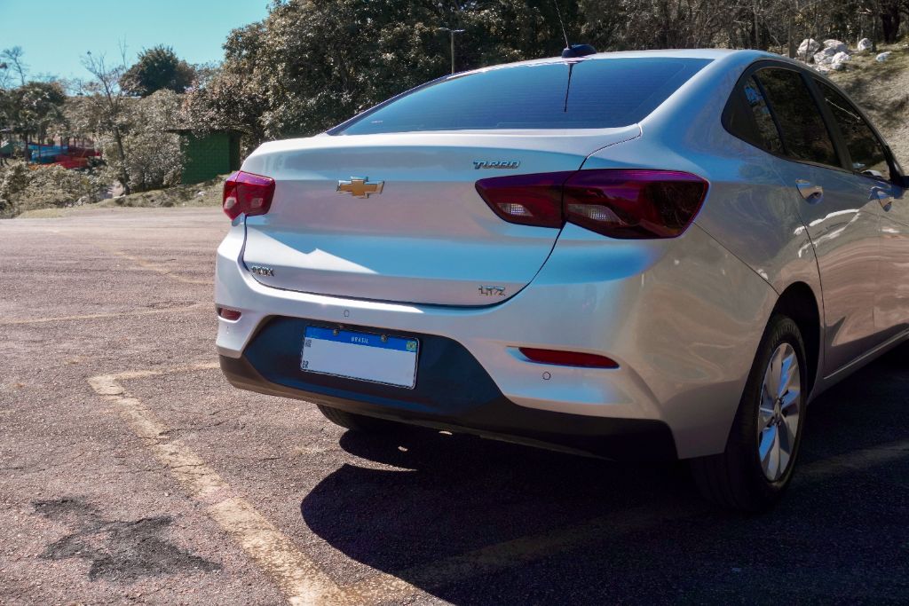 ONIX SEDAN Plus LTZ 1.0 12V TB Flex Mec. — foto 4