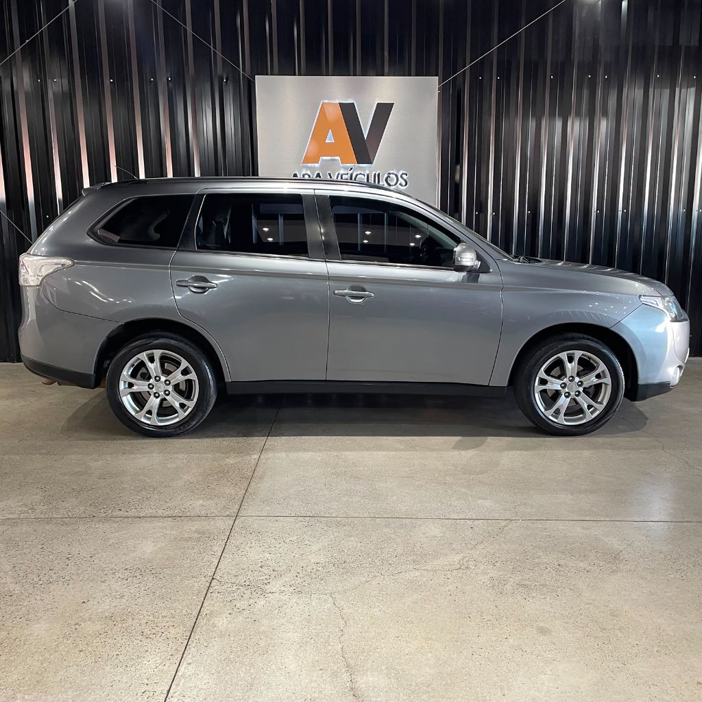 OUTLANDER 2.0 16V 160cv Aut. — foto 5