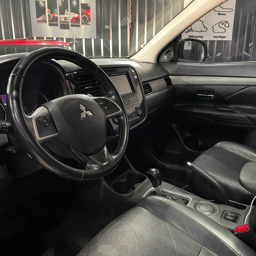 OUTLANDER 2.0 16V 160cv Aut. — foto 11