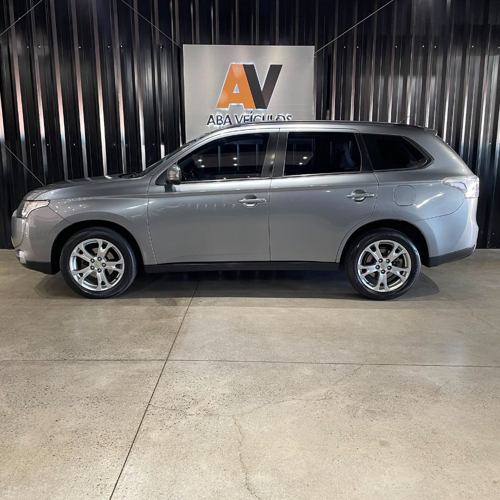 OUTLANDER 2.0 16V 160cv Aut. — foto 6