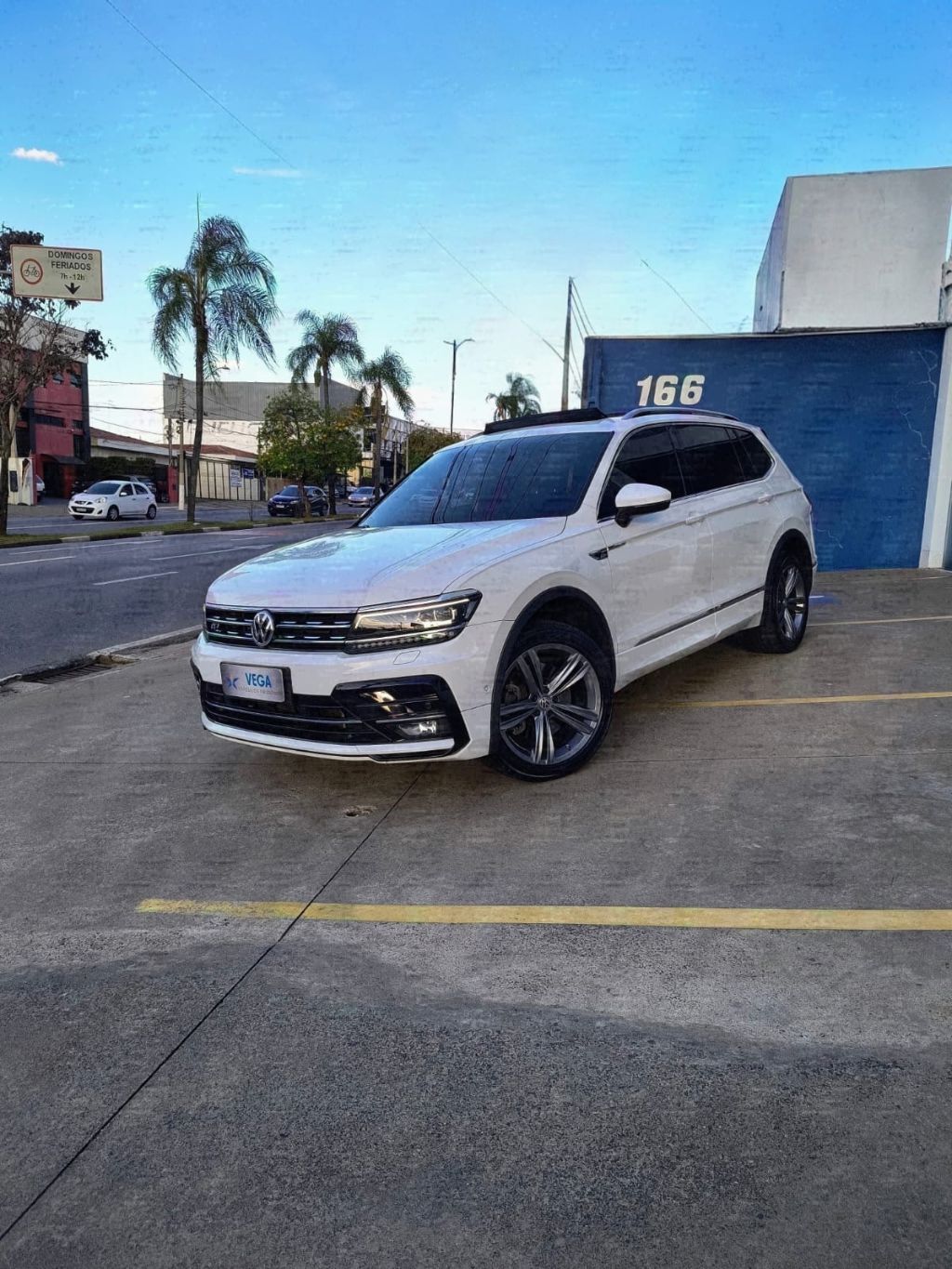 TIGUAN Allspac R-Line 350 TSI 2.0 4x4 — foto 1